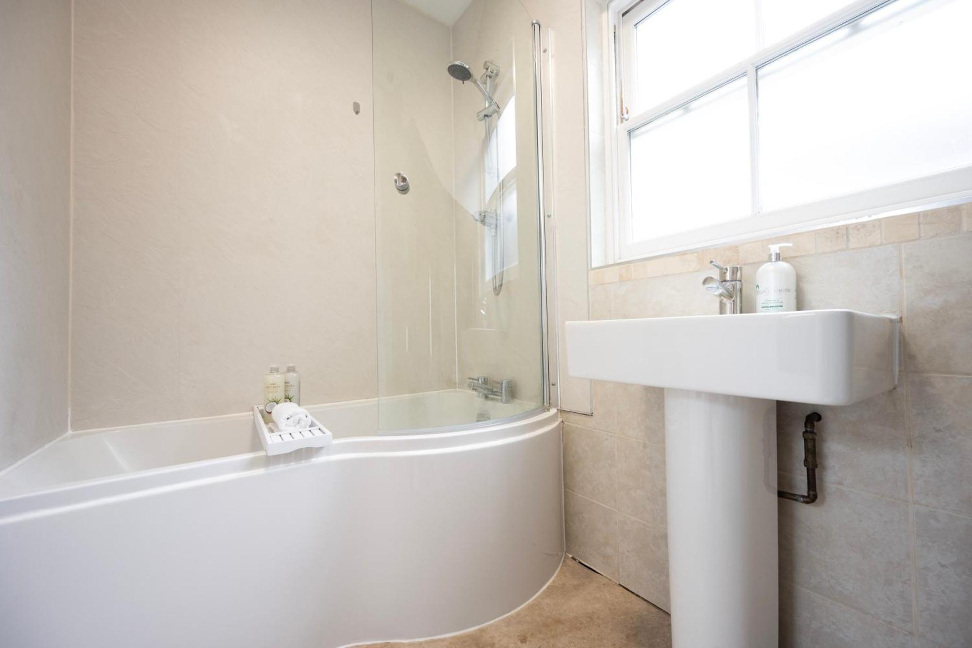 3-Bedroom Charming Central House Кентербері Екстер'єр фото